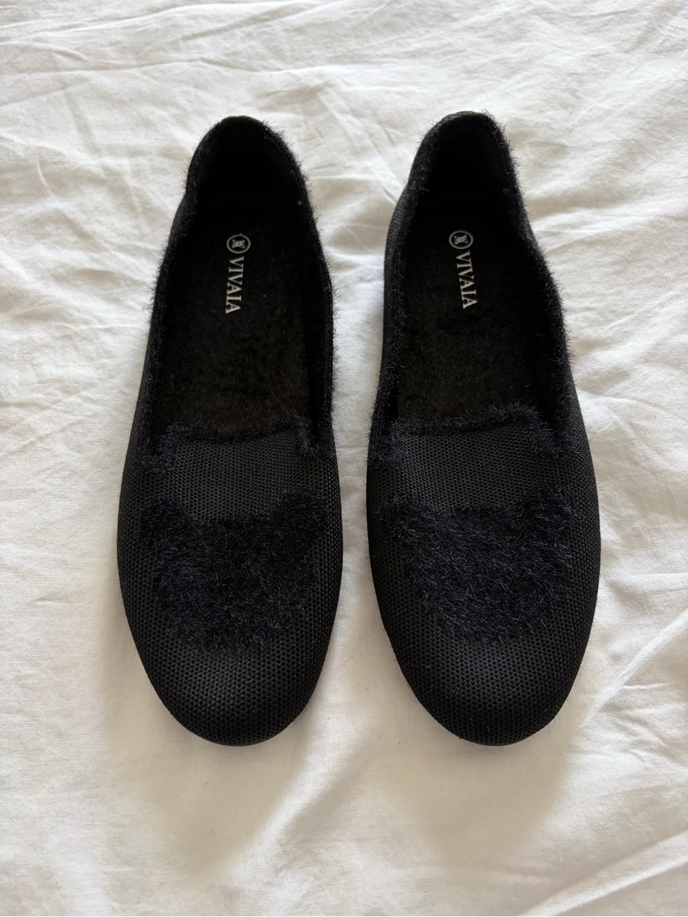 VIVAIA Women’s Black Knit Slip-On Loafers with Subtle Cat Detail Size 8 NWOT